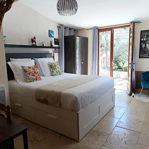 https://le-frangipanier.fr-provencehotel.com